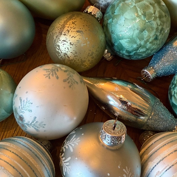 Elegant Holiday Ornament Set in Blue and Gold - Picture 3 of 5